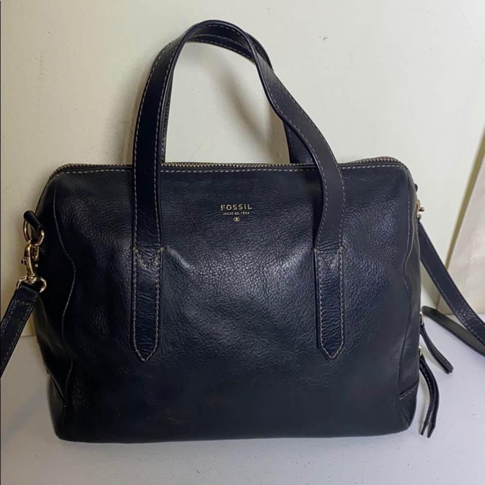Fossil Sydney Satchel in color "Black" (ORIGINAL MODEL W/ KEYCLIP & CARDSLOTS)